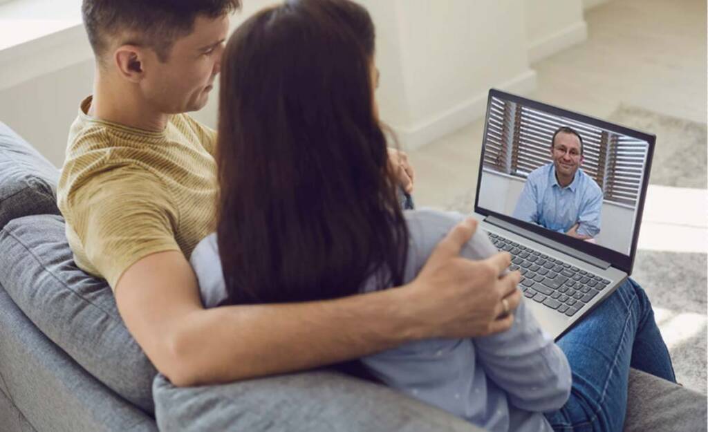 Online Therapy in Manchester where two people are getting couple therapy